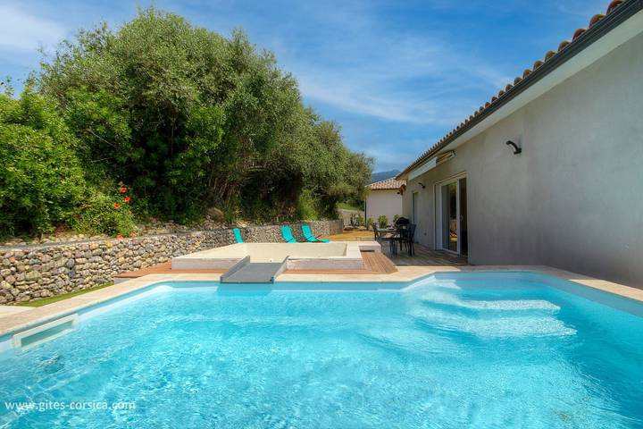 Gîte pour 4 personnes, avec Terrasse et Jardin ainsi que Piscine et Vue à Oletta - 2
