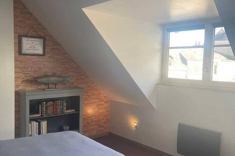 Entire apartment, Apartment 75, 5* furnished, Vienne view in Châtellerault, Vienne