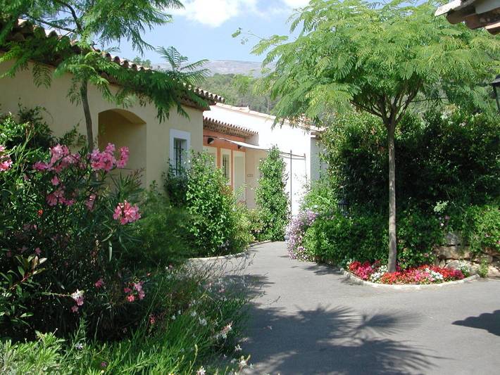 Villa pour 6 personnes, avec jardin et sauna ainsi que piscine et jacuzzi à Carros