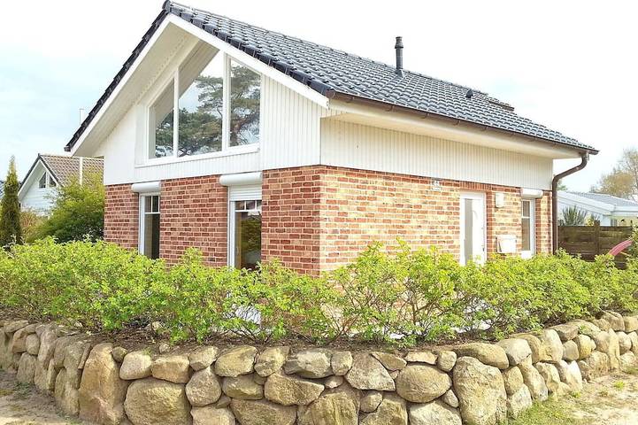 Ferienhaus für 5 Personen, mit Garten und Whirlpool sowie Sauna und Terrasse in Priwall