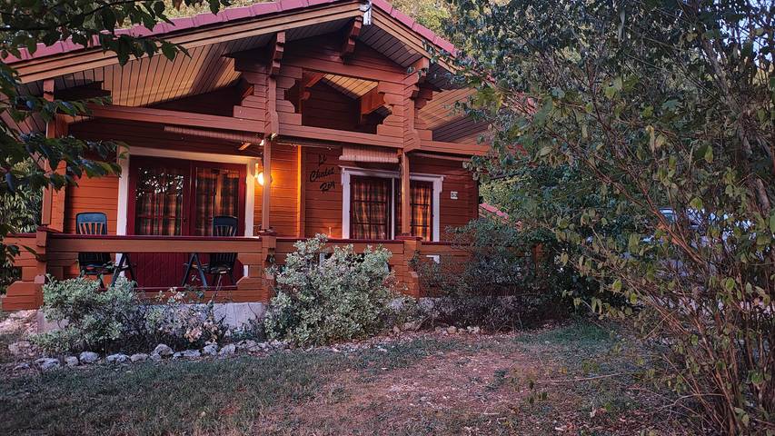 Chalet Le Roy in Mauroux – Relaxation, Nature & Family Fun! in Mauroux, Quercy