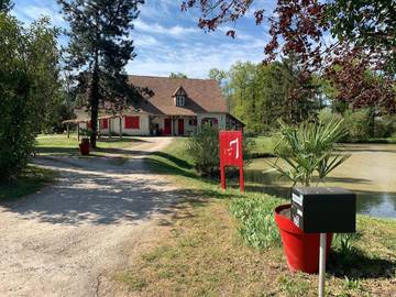 Maison d’hôte pour 8 personnes, avec piscine et vue sur le lac ainsi que vue et jardin dans Le Controis-en-Sologne