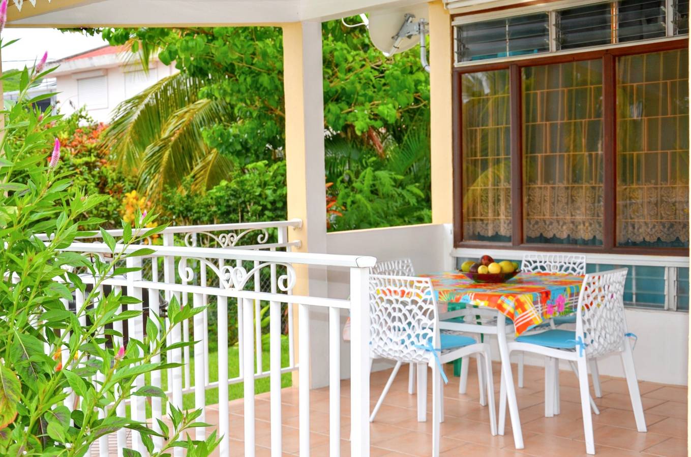 Estudio entero, Estudio acogedor en Saint Anne / 27 m² / jardín de flores in Sainte-Anne, Martinica