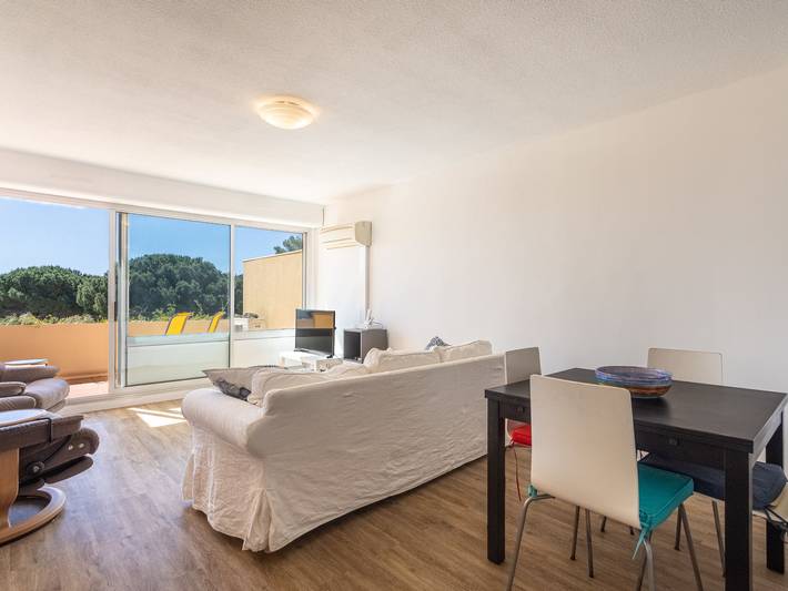 Gîte pour 4 personnes, avec terrasse dans Plage La Favière - 4