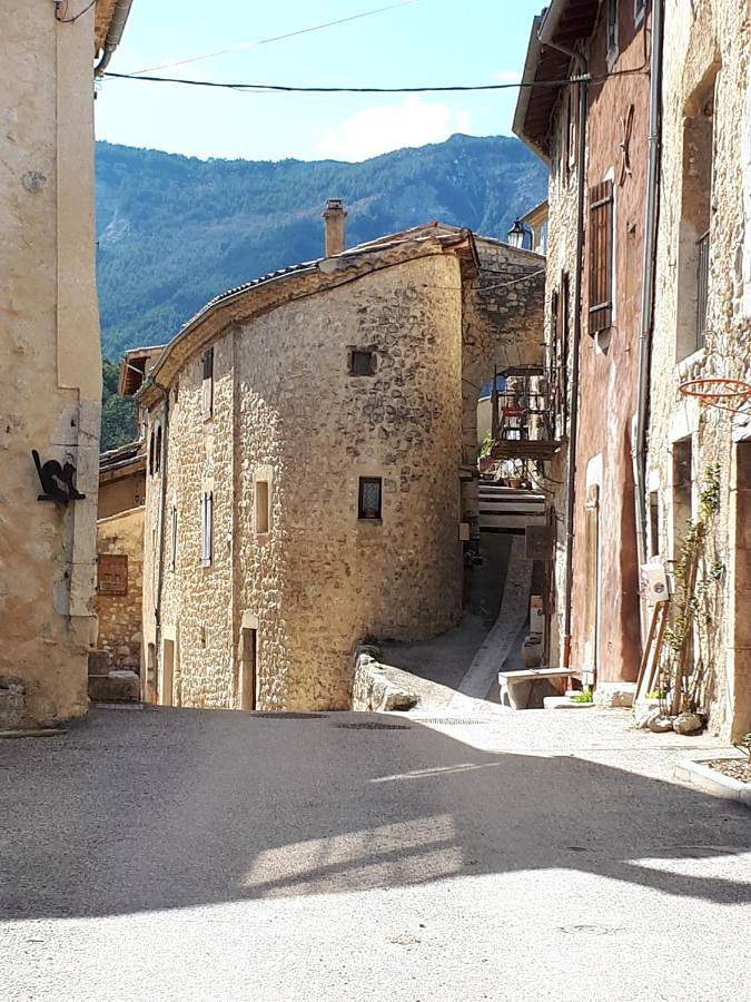 Gîte pour 2 personnes, avec vue à Barnave