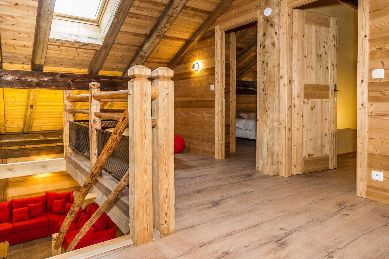 Entire apartment, Chalet les Bucherons - 8 room apartment 14 people in Châtel, Les Portes du Soleil