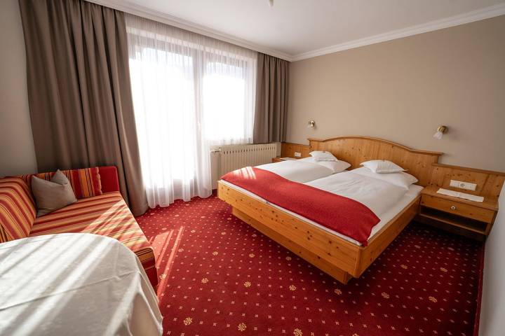 Ferienwohnung für 2 Personen, mit Balkon und Terrasse sowie Garten und Sauna in Radstadt