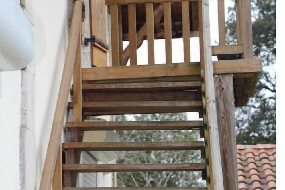 Entire apartment, In the heart of a Landes village in Herm, Dax region