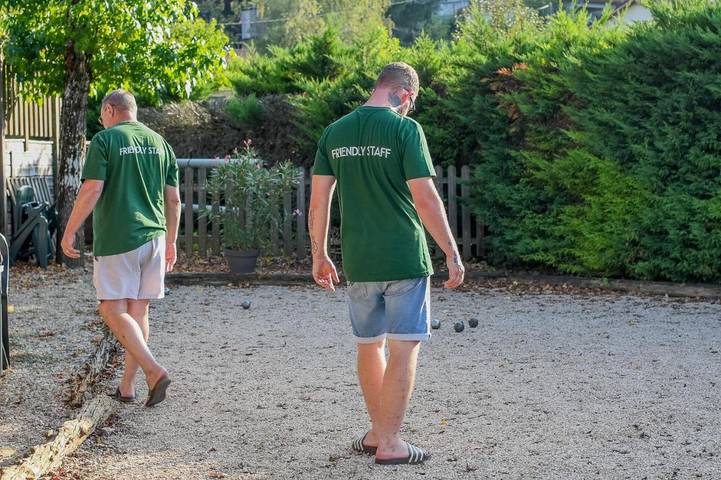 Location de vacances pour 5 personnes, avec terrasse ainsi que jardin et piscine à Villefranche-de-Rouergue - 2