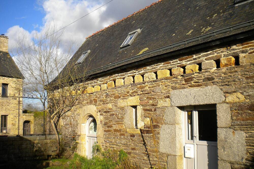 Coquette Maison Dans Un Domaine A Caractère Historique in Saint-Laurent, Région de Guingamp
