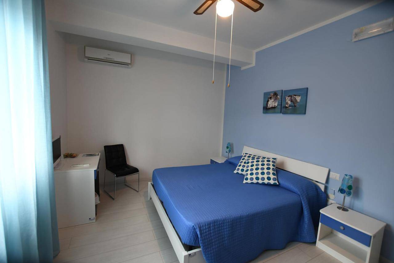 Economy Twin Room with Private Bathroom in Mattinata, Gargano