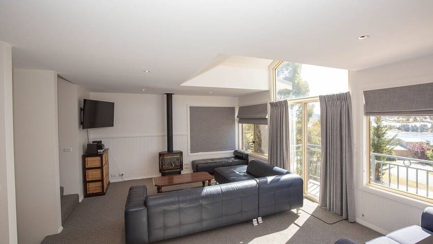 Holiday home for 10 people, with balcony in Jindabyne