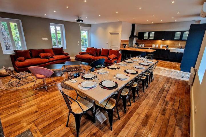 Villa pour 15 personnes, avec terrasse ainsi que jardin et sauna