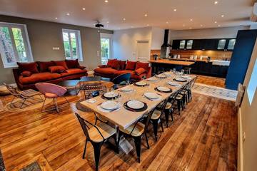 Cottage pour 15 personnes, avec sauna ainsi que terrasse et jardin à Épinac