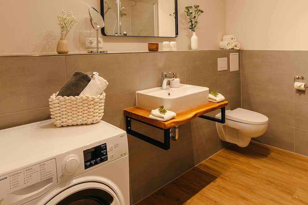 Ganze Wohnung, Fewo zwischen Wald und See mit freistehender Badewanne und Balkon (5 Sternedtv) in Ratzeburg, Ratzeburger See