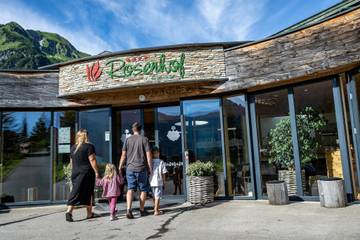 Hotel für 3 Personen, mit Garten und Sauna, mit Haustier in Mittelberg