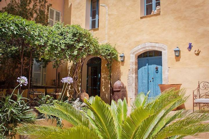 Chambre d’hôte pour 3 personnes, avec Terrasse ainsi que Jacuzzi et Vue