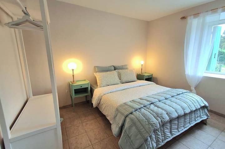 Gîte pour 7 personnes, avec jardin à Roussines - 2