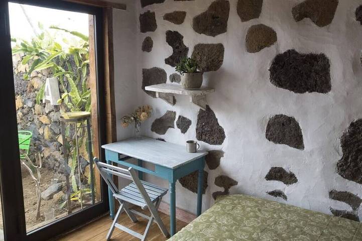 Gîte pour 4 personnes, avec terrasse et jardin, animaux acceptés