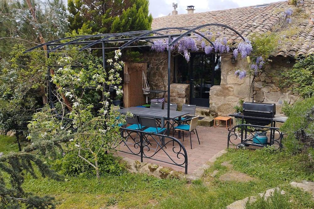 Gîte de charme ★★★★ dans ferme fortifiée du Xviii in Plats, Région de Tournon-sur-Rhône
