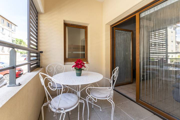 Ferienwohnung für 6 Personen, mit Balkon und Kinderpool, kinderfreundlich in Gard - 4