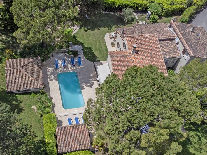 Location de vacances pour 6 personnes, avec jardin à Céreste - 2