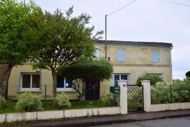 Four-Bedroom House in Libourne, Région de Libourne