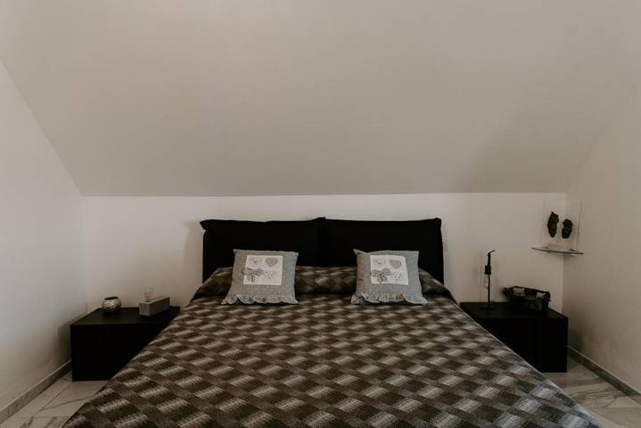 Location de vacances pour 2 personnes, avec Jacuzzi et Terrasse ainsi que Jardin et Piscine à Méjannes-lès-Alès - 2