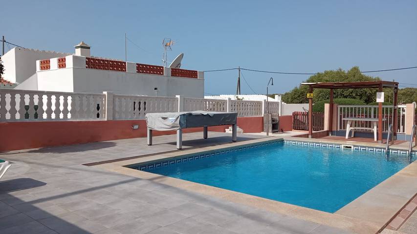 Casa de vacaciones familiar "Flor de Lis" con piscina, terraza y Wi-Fi in Cala en Porter, Municipio de Alaior