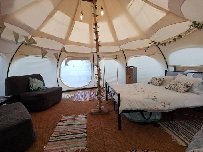 Gîte pour 4 personnes, avec jardin ainsi que piscine et vue, animaux acceptés à Saint-Jory-de-Chalais