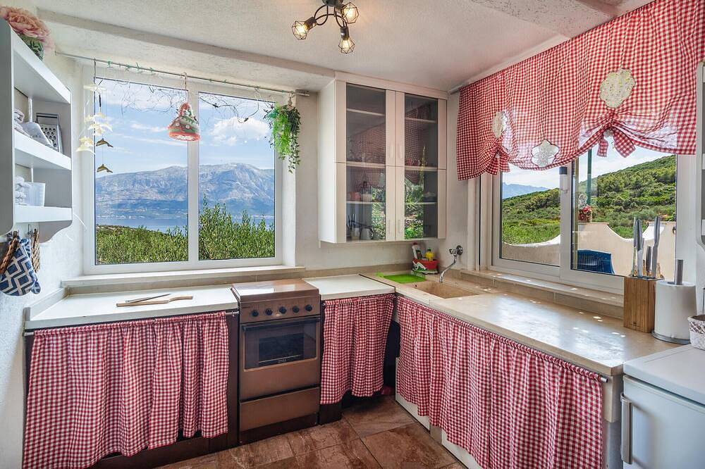 2 bedroom stunning home in Novo Selo in Brac