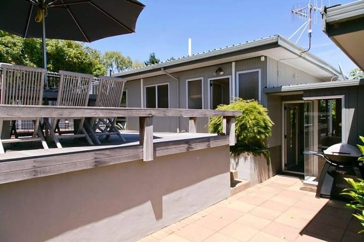 Location de vacances pour 8 personnes, avec jardin et jacuzzi à Taupo - 3