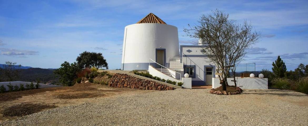 Gîte pour 4 personnes, avec terrasse ainsi que vue et piscine, animaux acceptés dans São Bartolomeu de Messines - 3