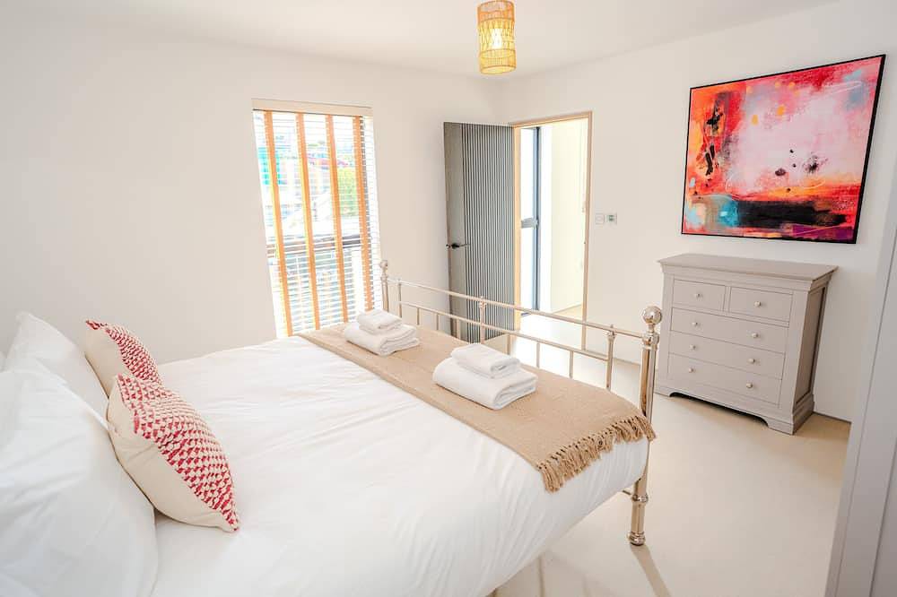 Stunning contemporary house amongst the dunes in Holywell Bay in Holywell Bay, Cornwall