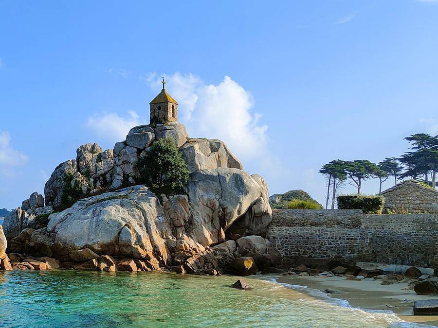 Camping Les Hauts de Port Blanc - Tente 2 personnes - Tente trek + électricité in Penvénan, Côte de Granit Rose