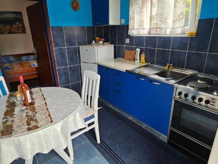 Apartament wakacyjny dla 4 osób, z ogród, zwierzęta dozwolone w Tivat