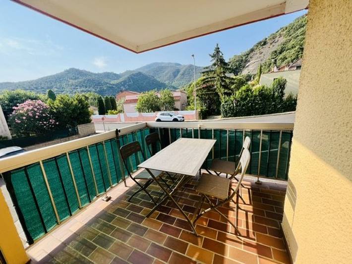 Ganze Wohnung, Hübsches F2 mit Balkon, Parkplatz, nahe Thermen in Amélie-les-Bains-Palalda, Mittelmeerküste (Frankreich)