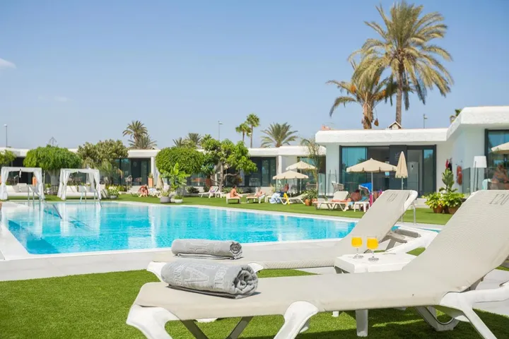 Ferienpark für 2 Personen, mit Pool und Garten sowie Kinderpool - 1