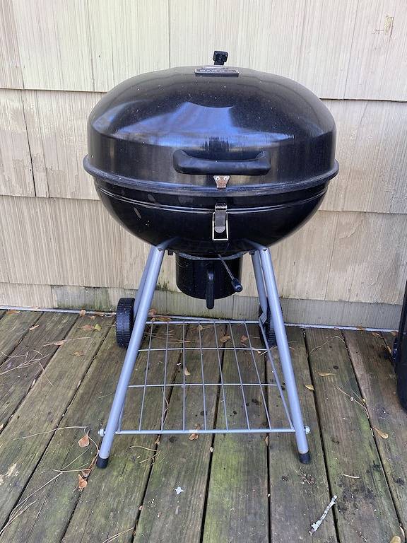 Relax in Shady Oaks Near Hospitals & Dining in Jackson, Hinds County