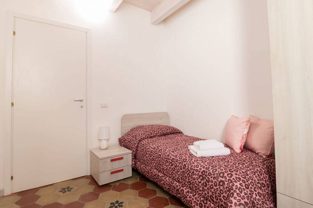 Entire apartment, Xenia Boutique House 1 in Oristano, Campidano