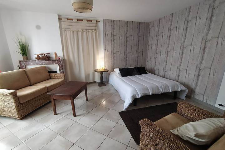 Location de vacances pour 6 personnes, avec terrasse et jardin à Écueillé - 2