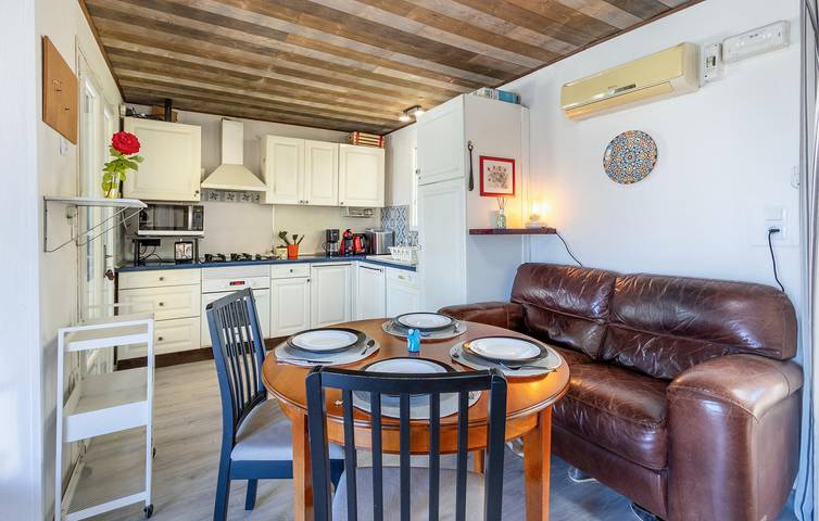 Appartement mit Poolterrasse, WiFi und Parkplatz in La Crau, Mittelmeerküste (Frankreich)