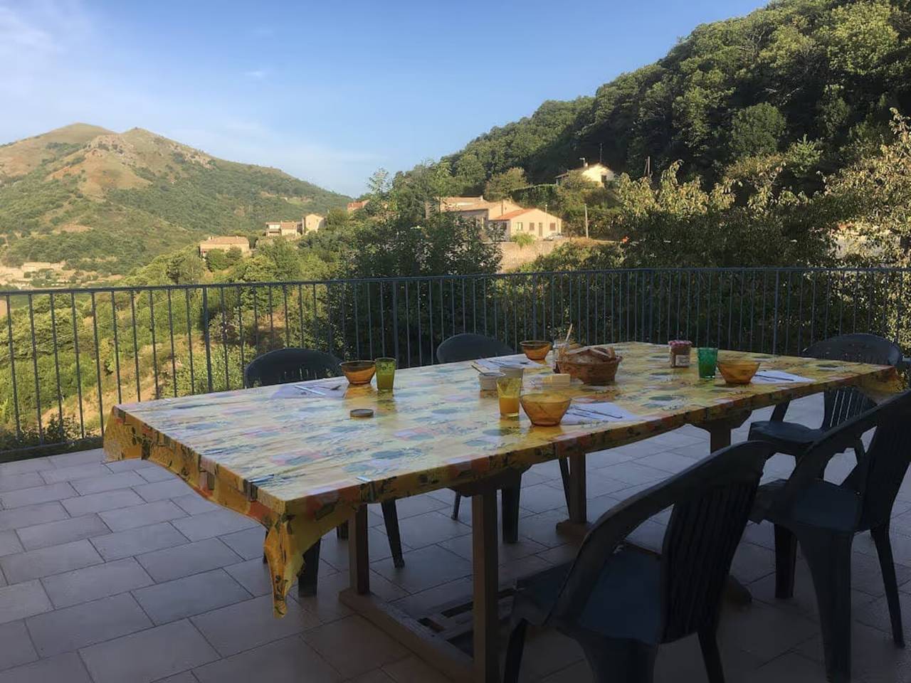 Gastenkamer 'Le Volcan d'Aizac' – blauwe kamer in Aizac, Parc naturel régional des Monts d'Ardèche
