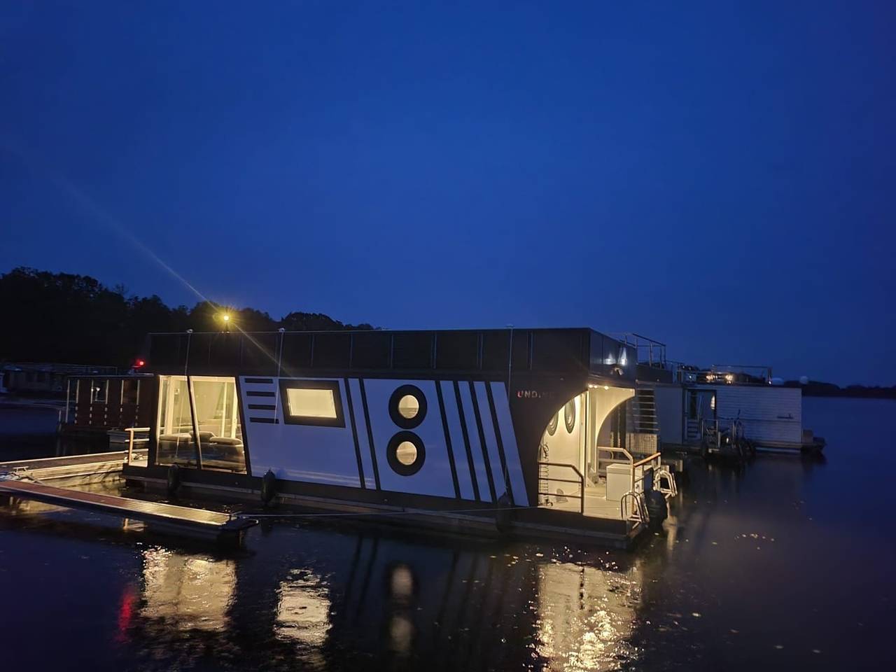 Ferienwohnung auf dem Wasser | Undine in Buchholz, Lac Müritz
