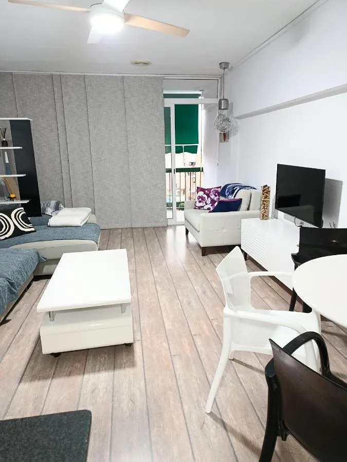Ferienwohnung für 4 Personen, mit Pool und Ausblick sowie Garten - 1