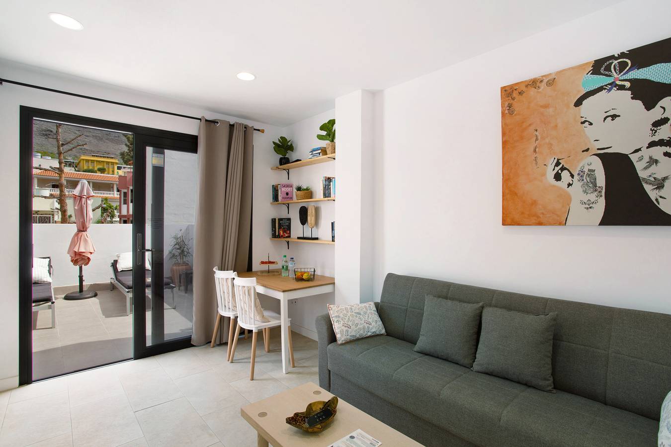 Ganze Wohnung, Urlaub 'Dreaming Penthouse Mogan' mit Bergblick, Wi-Fi und Klimaanlage in Mogán, Gran Canaria Süd