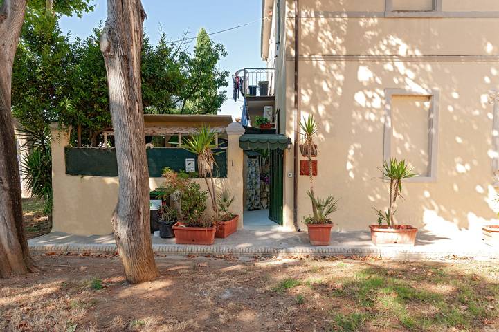 ‘The Green Artists’ Room’ with Private Garden and Wi-Fi in Vada, Rosignano Marittimo