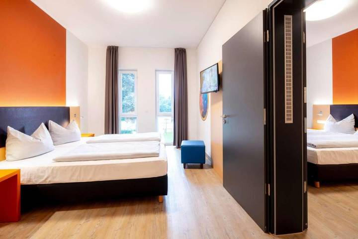Hotel für 2 Personen, mit Terrasse und Pool sowie Sauna in Siegburg - 4