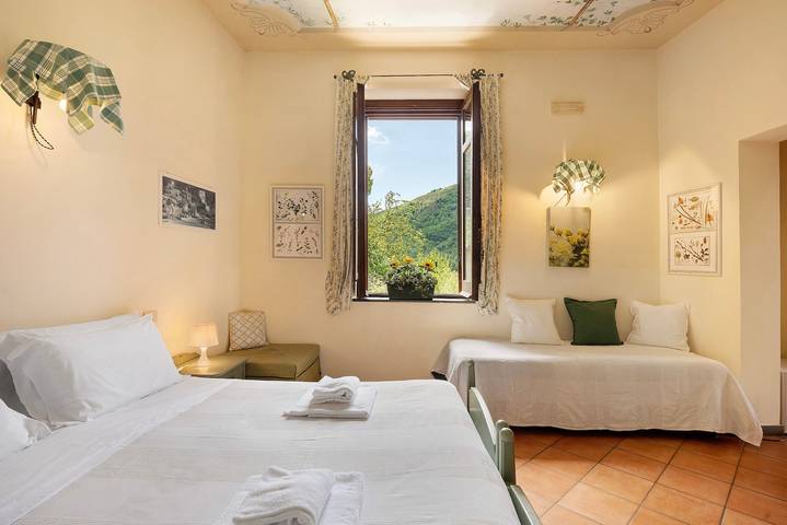 Agriturismo per 4 persone, con giardino, con animali domestici in