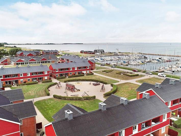 Ferienwohnung für 4 Personen, mit Balkon und Whirlpool sowie Terrasse und Kinderpool in Limfjord